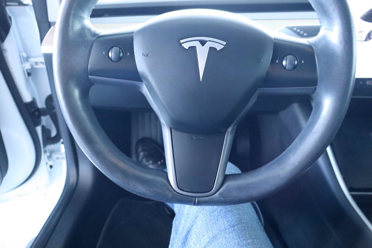Used 2018 Tesla Model 3 Long Range RWD image 21