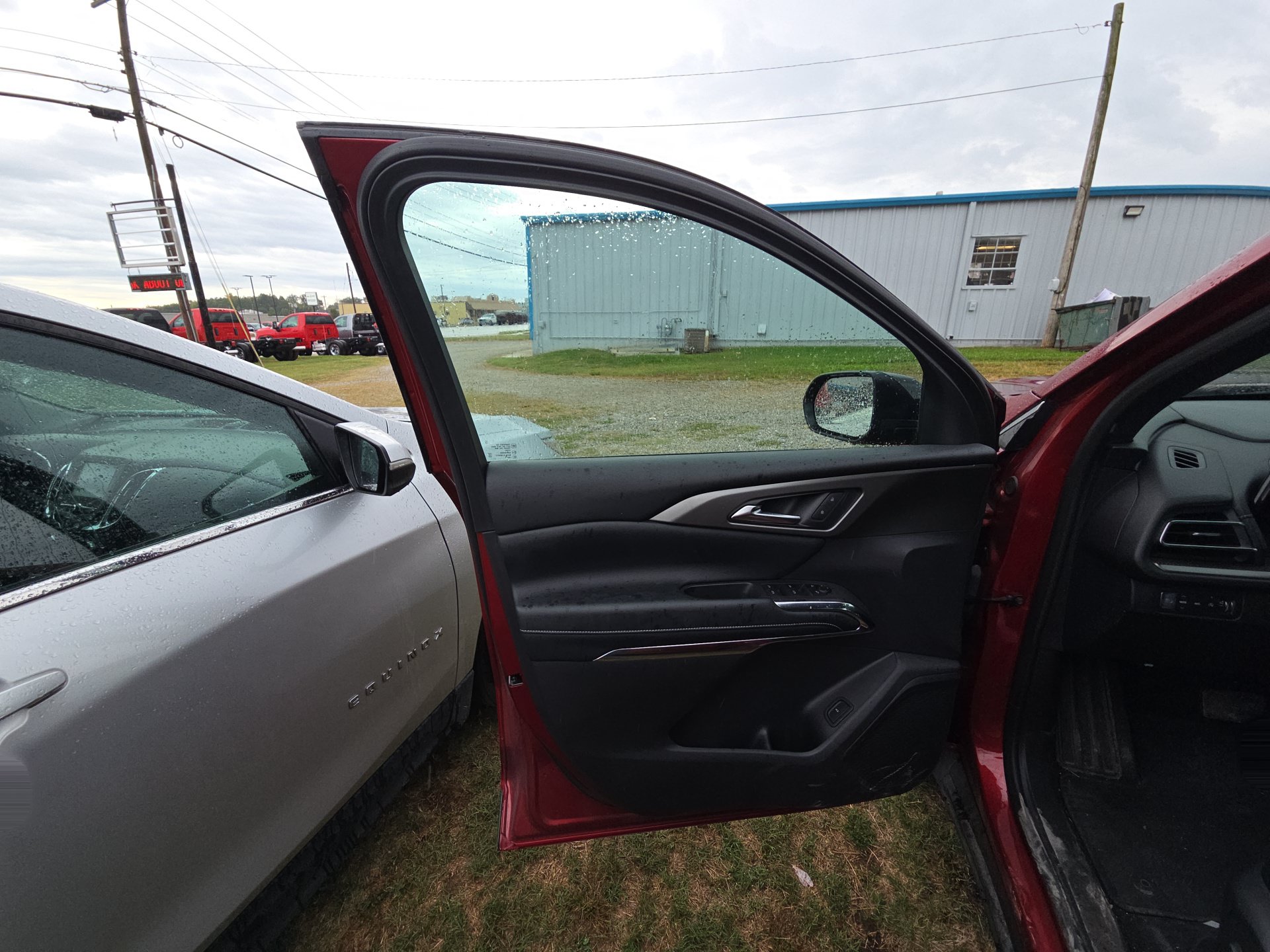 Used 2026 Chevrolet Traverse LT AWD/4WD image 7