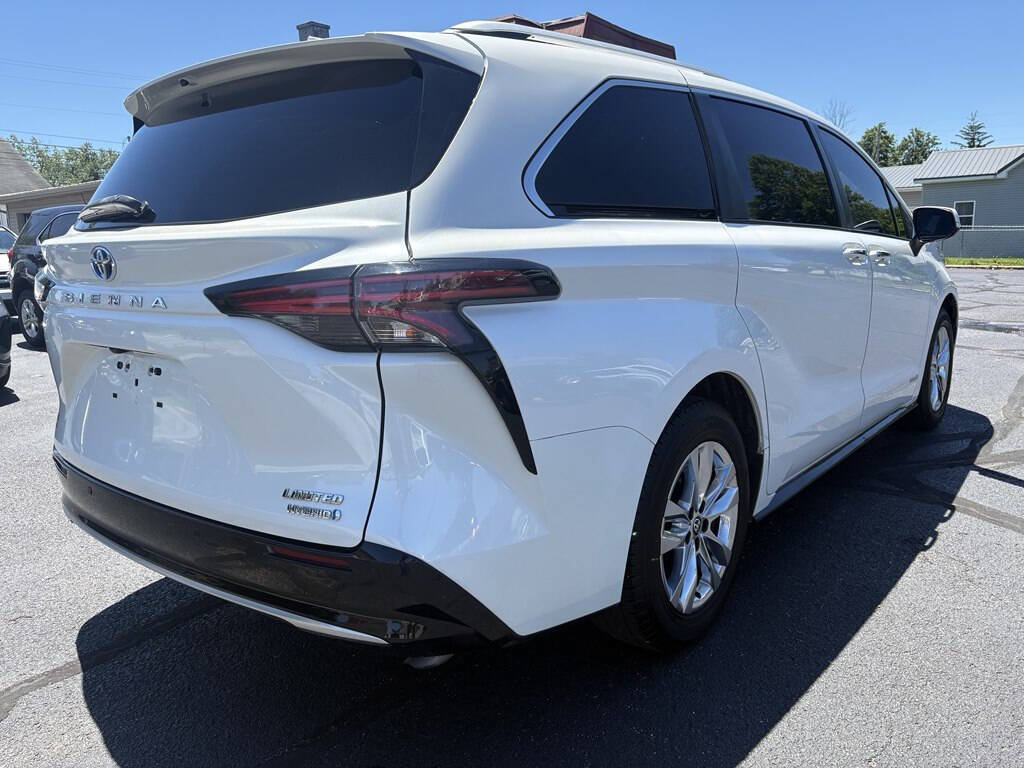 Used 2021 Toyota Sienna Limited FWD image 6