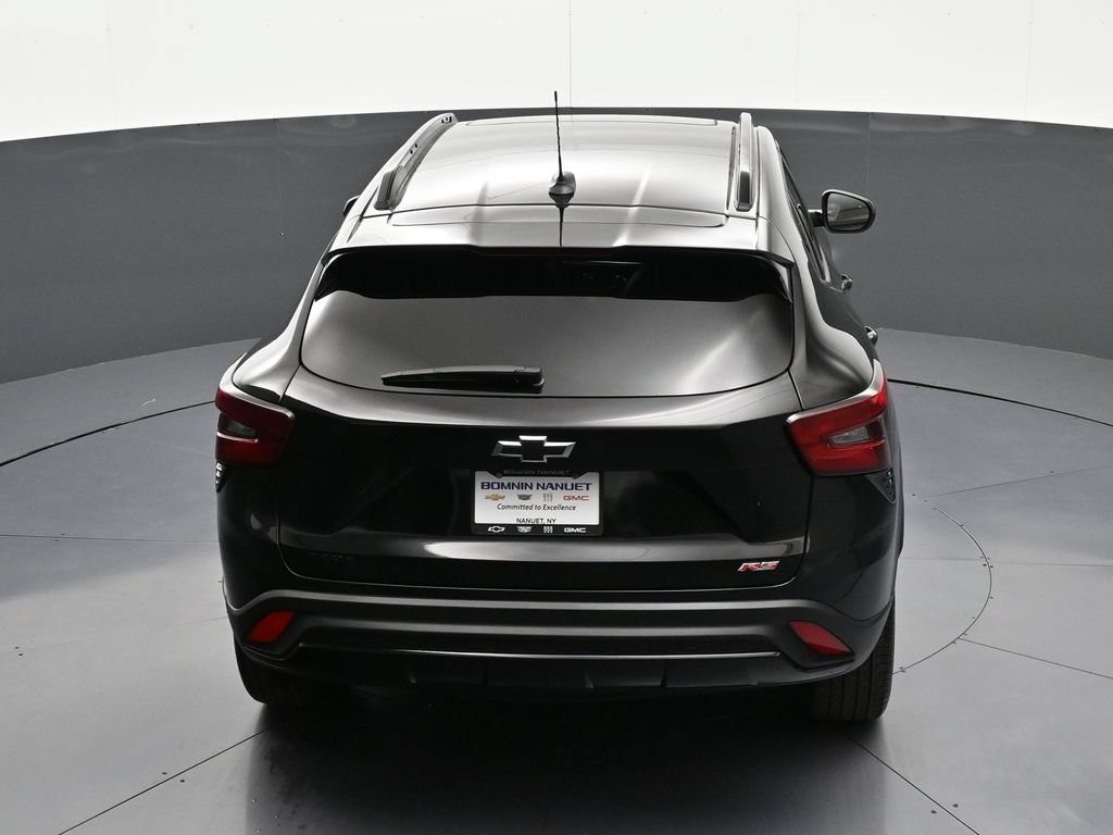 Used 2024 Chevrolet Trax RS w/ Sunroof Package FWD image 19