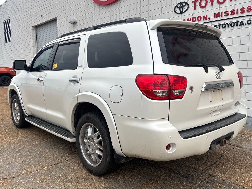 Used 2014 Toyota Sequoia Platinum RWD image 4