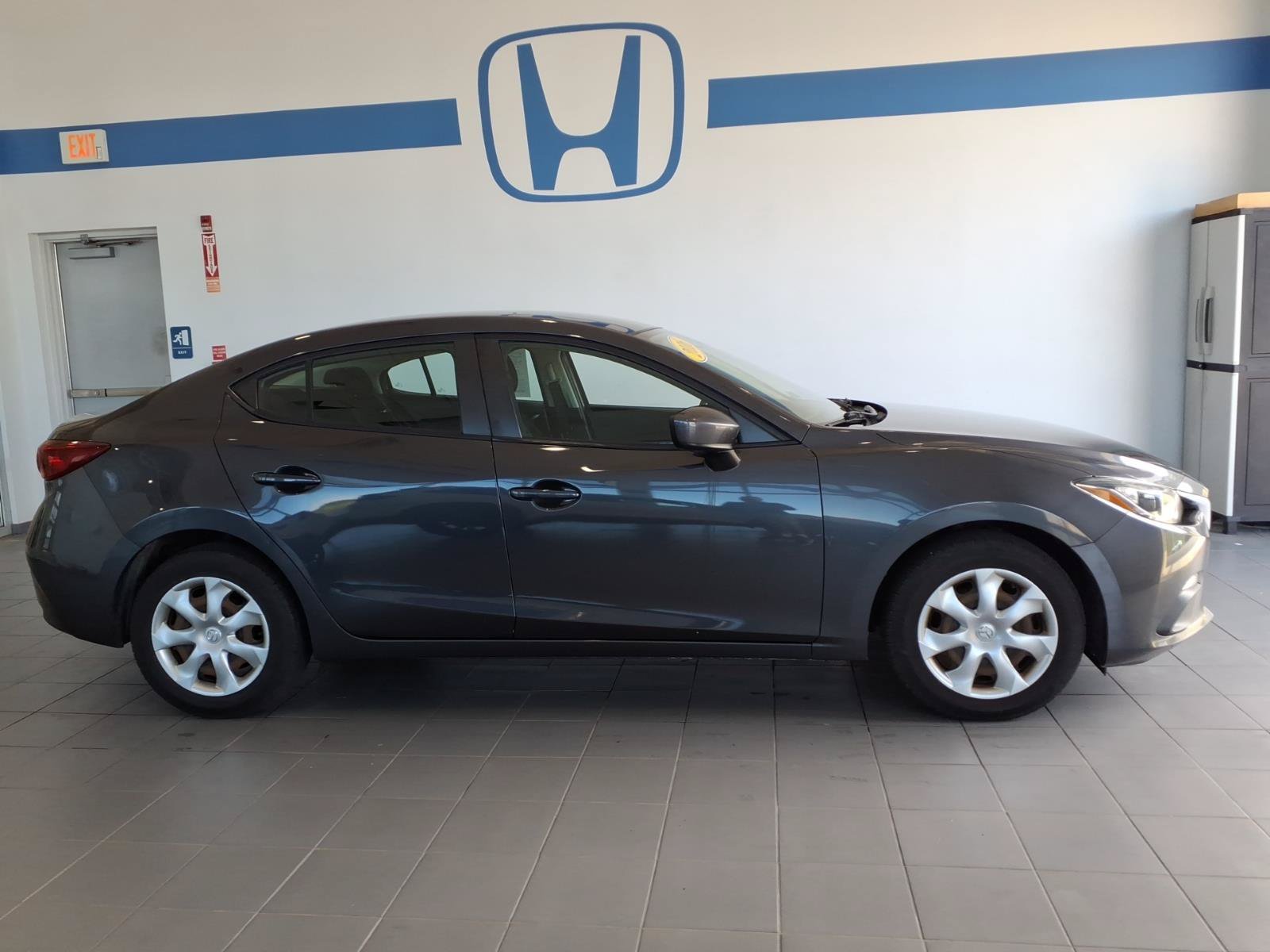 Used 2016 MAZDA MAZDA3 i Sport FWD image 4