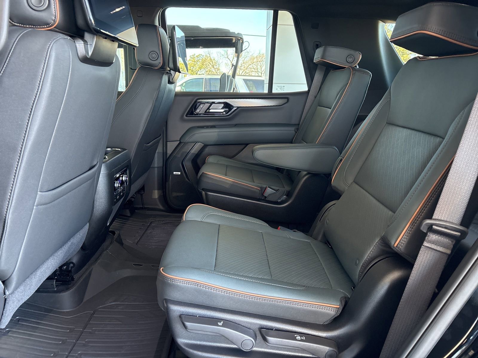 New 2026 GMC Yukon AT4 w/ AT4 Premium Plus Package image 15