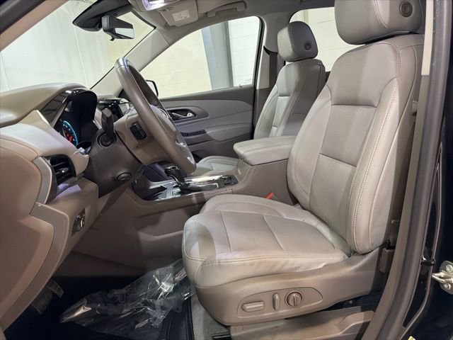 Used 2018 Chevrolet Traverse Premier w/ Driver Confidence II Package image 11