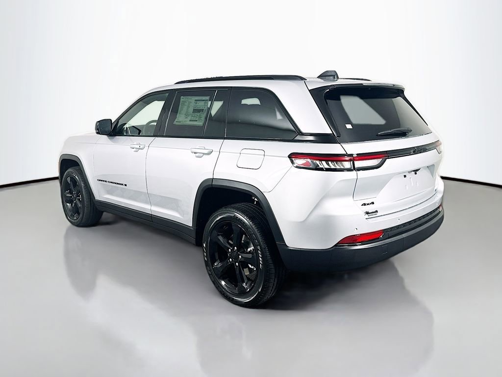 New 2025 Jeep Grand Cherokee Altitude image 5