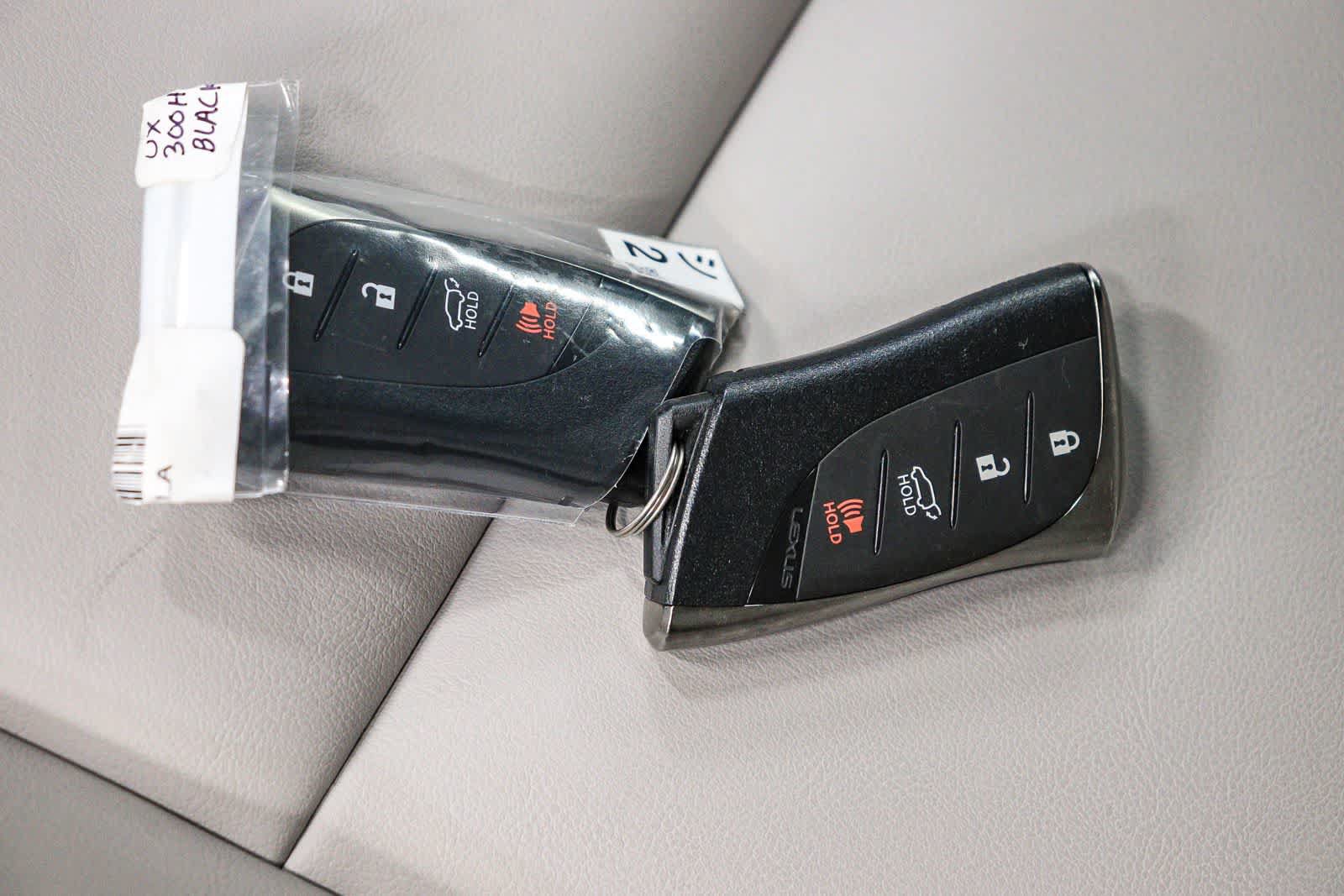 Certified 2025 Lexus UX 300h FWD w/ Accessory Package (Z2) image 22