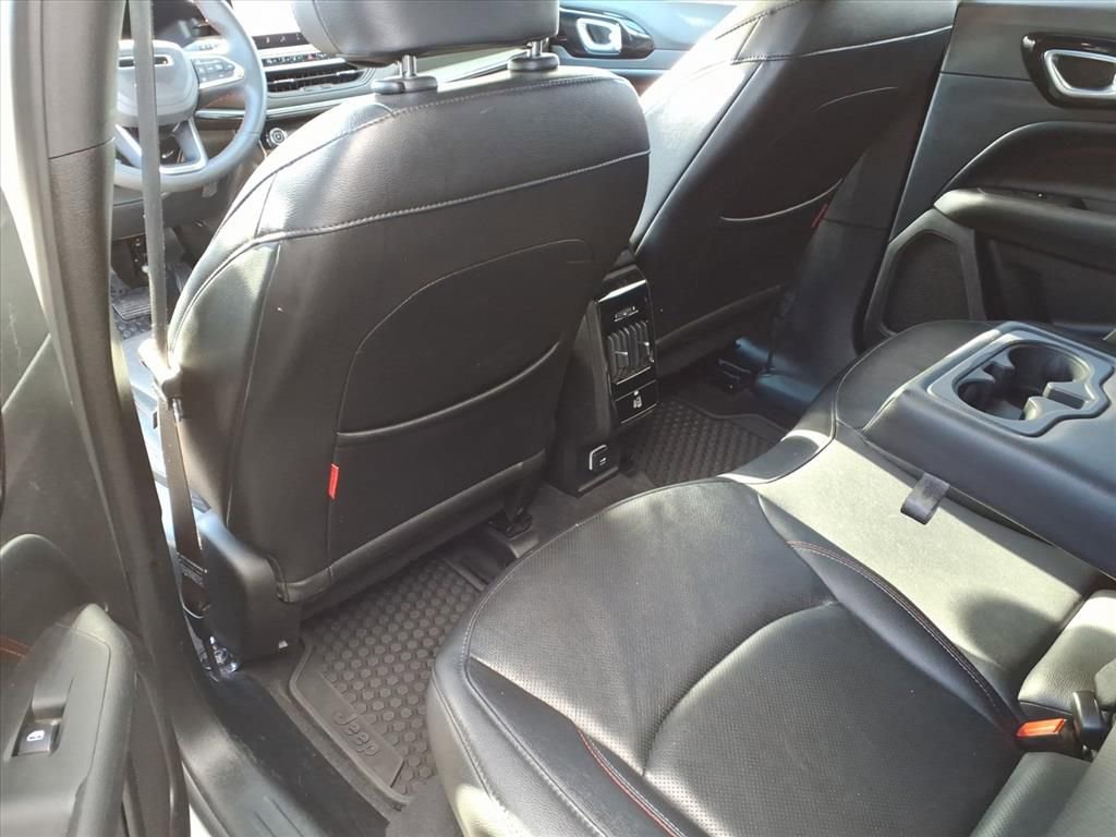 Used 2025 Jeep Compass Trailhawk w/ Trailhawk Elite Group image 34