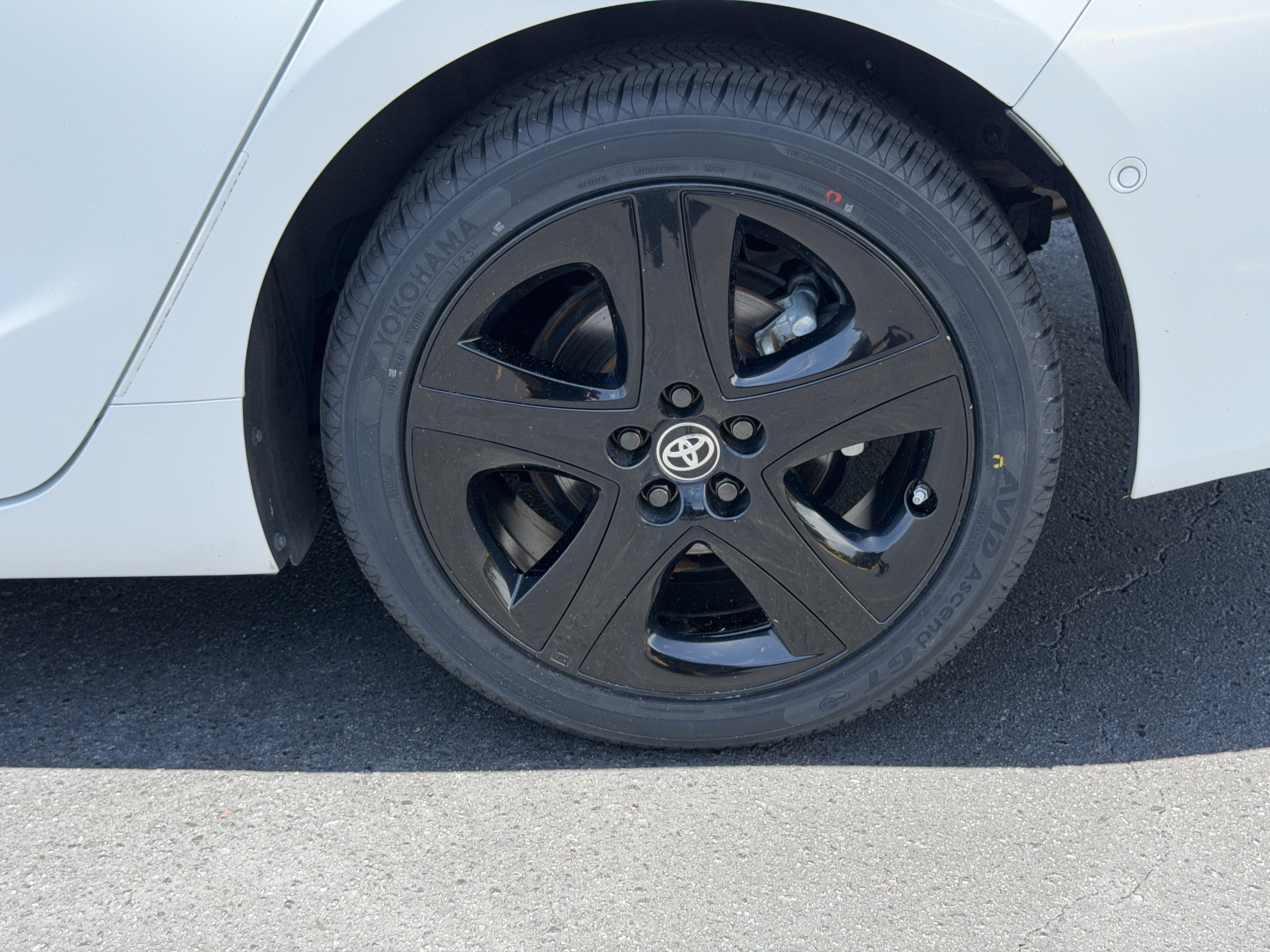 Used 2021 Toyota Prius FWD image 13