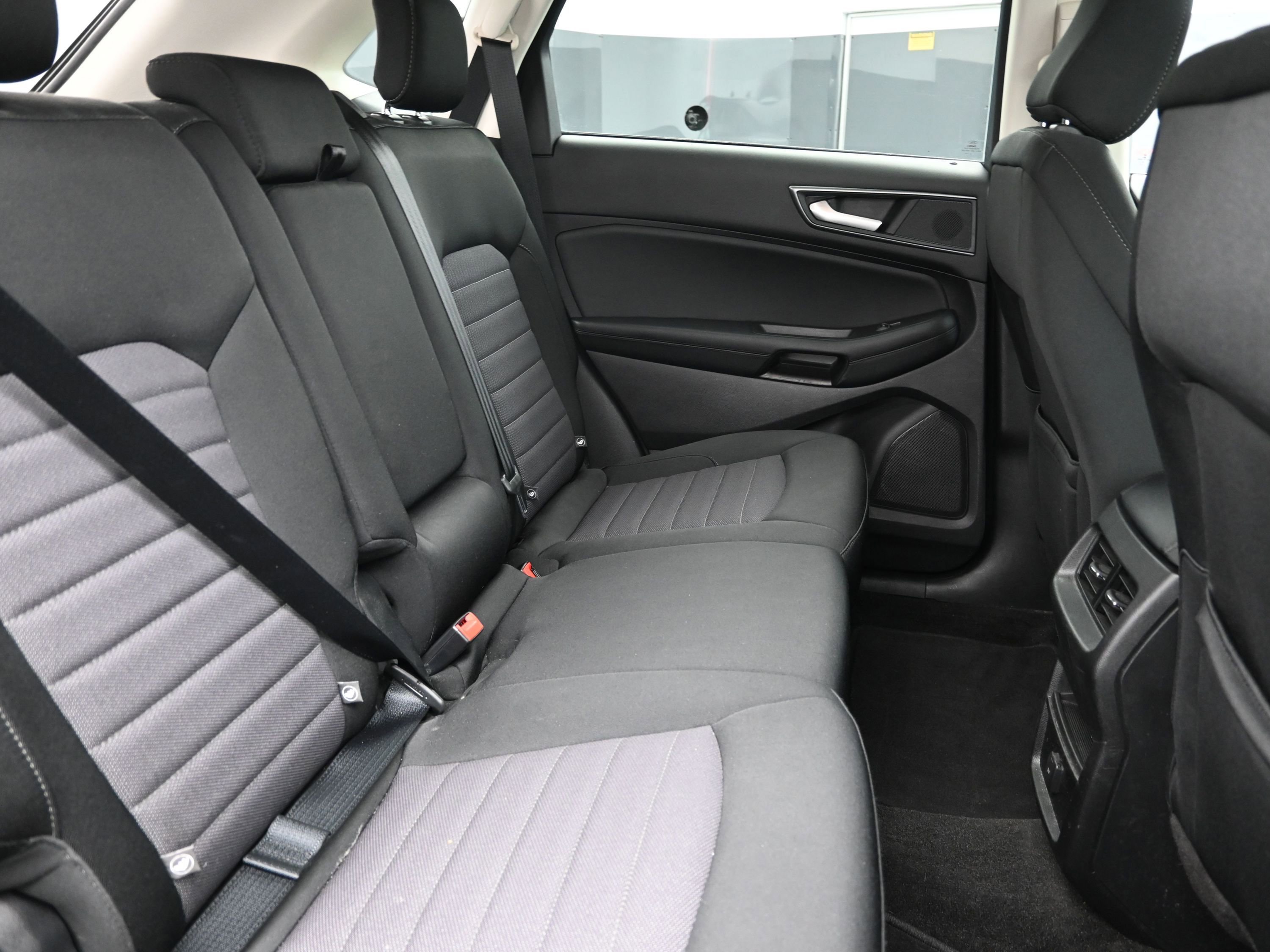 Used 2020 Ford Edge SE AWD/4WD image 25