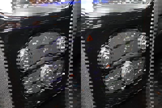 Used 2016 Chrysler 300 S image 17