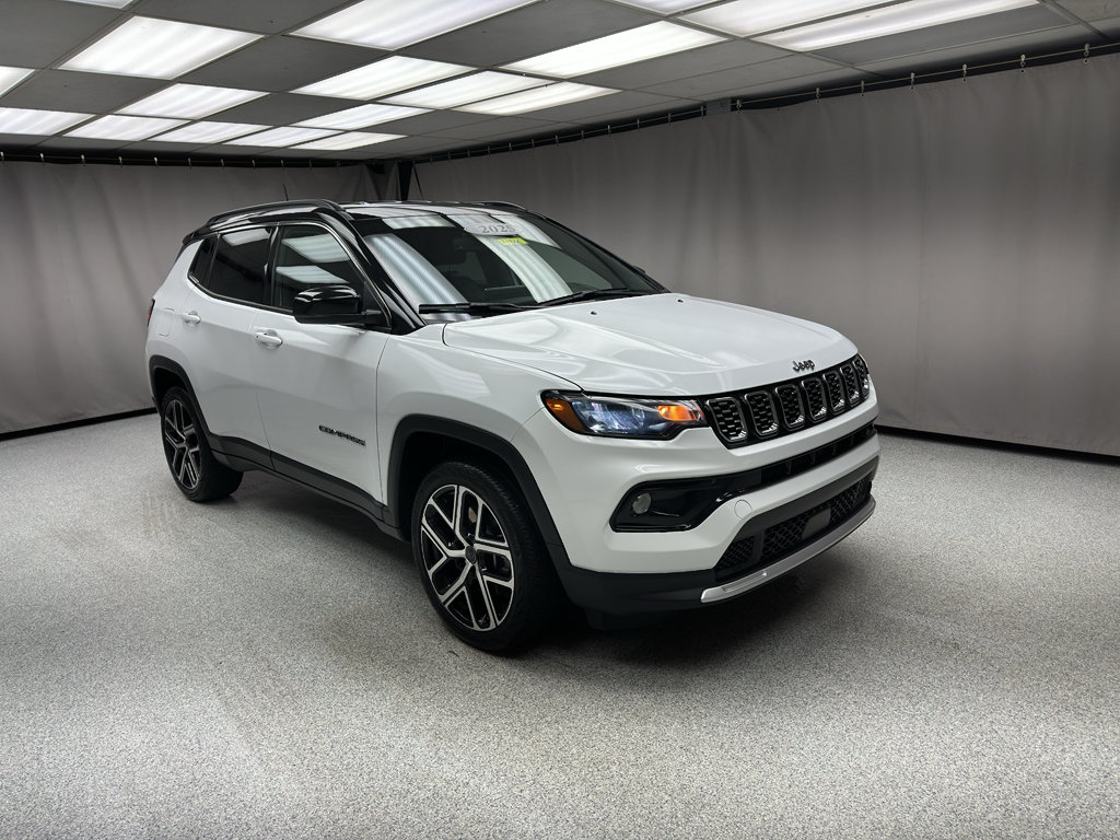 Used 2025 Jeep Compass Limited AWD/4WD image 5