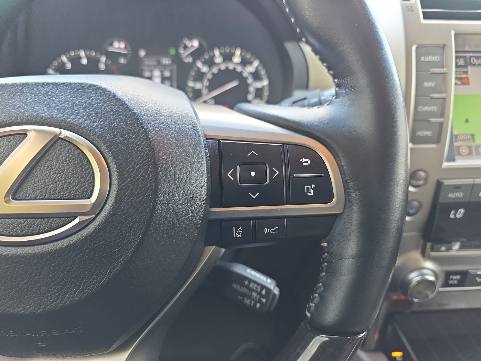 Used 2020 Lexus GX 460 Luxury w/ Accessory Package image 18