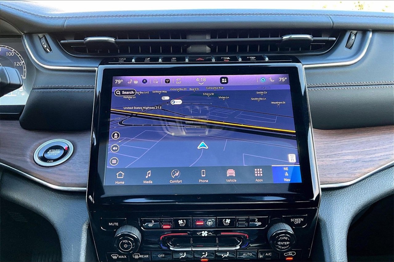 Certified 2025 Jeep Grand Cherokee Summit image 13