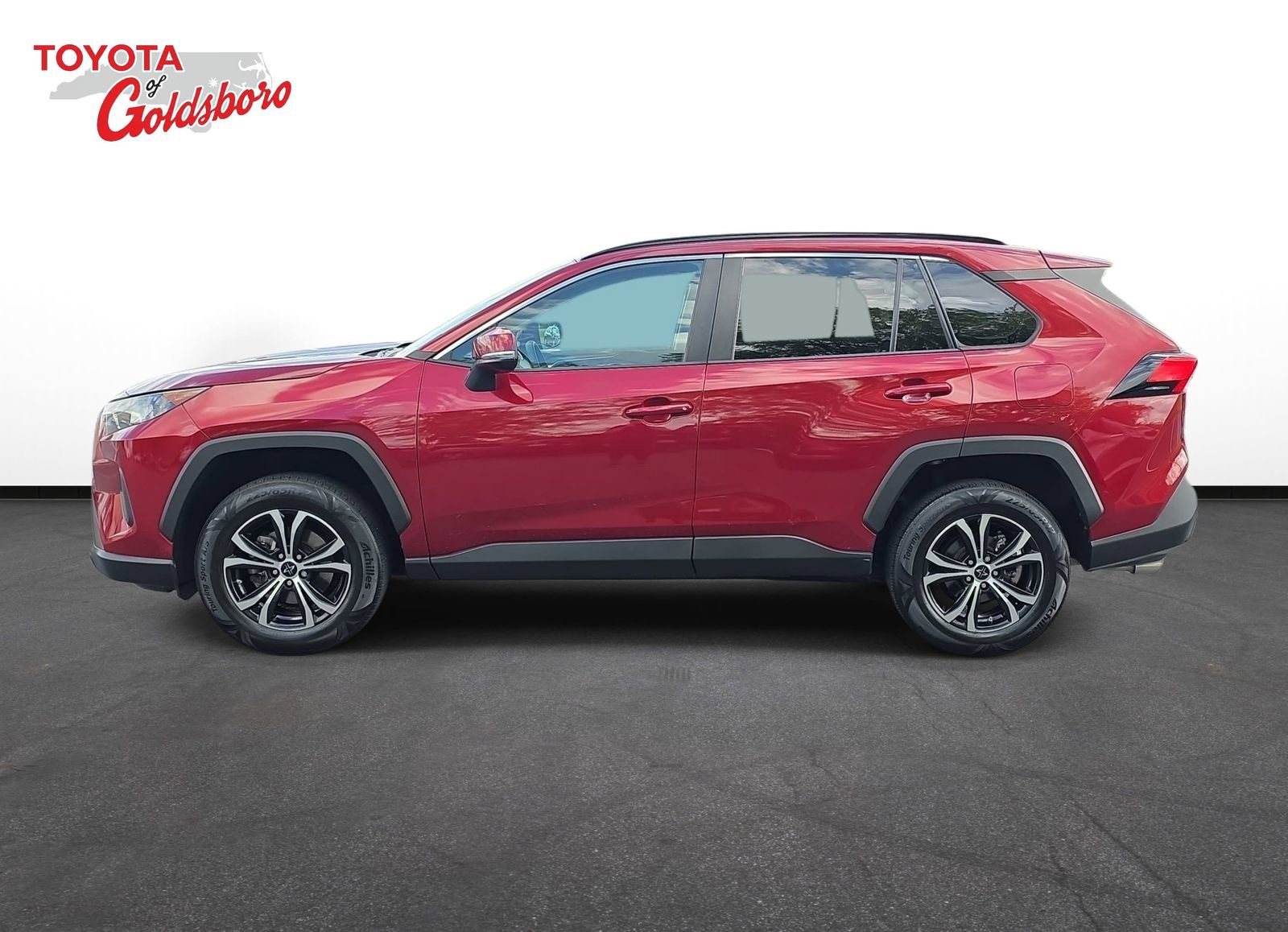 Used 2021 Toyota RAV4 LE image 8