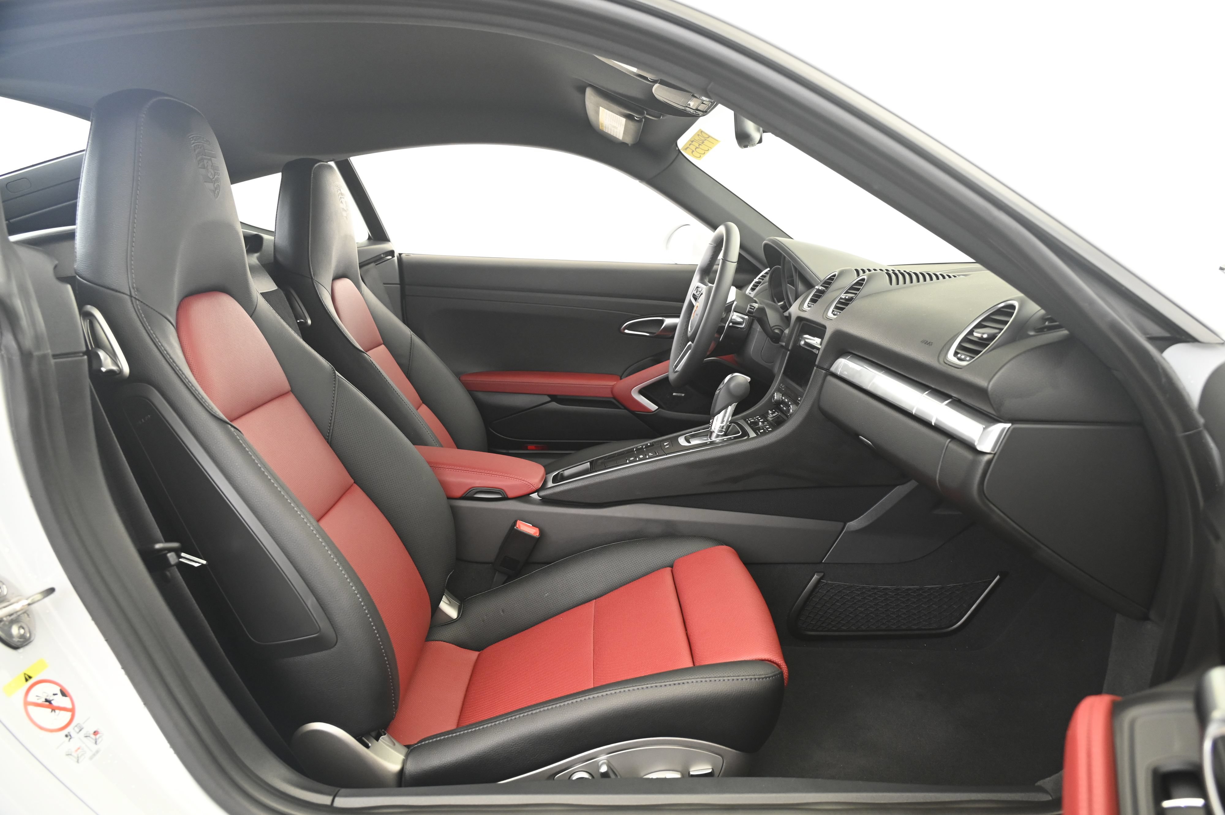 Certified 2024 Porsche 718 Cayman S RWD image 20