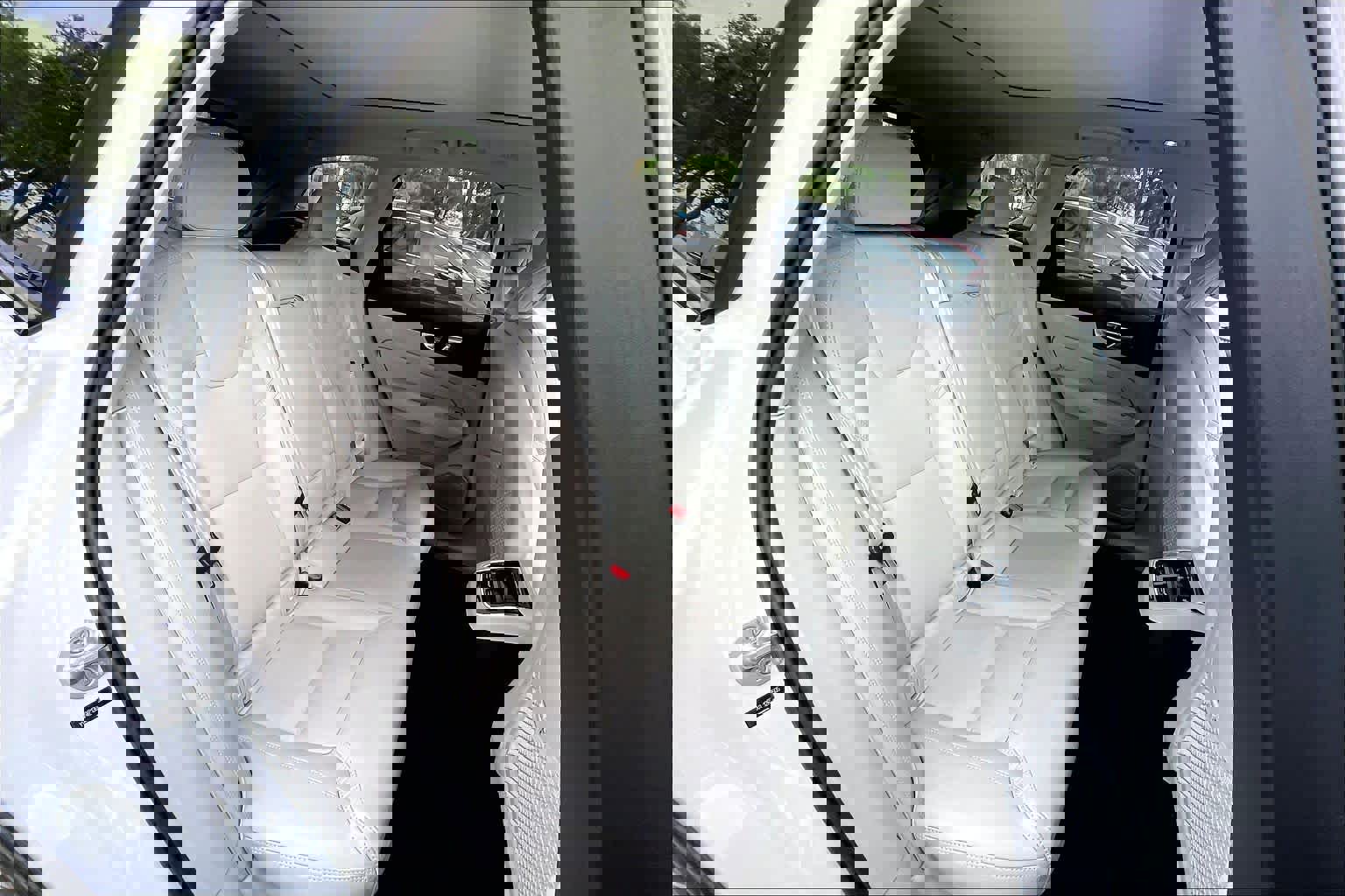 Used 2023 Volvo XC60 B5 Ultimate w/ Climate Package image 19