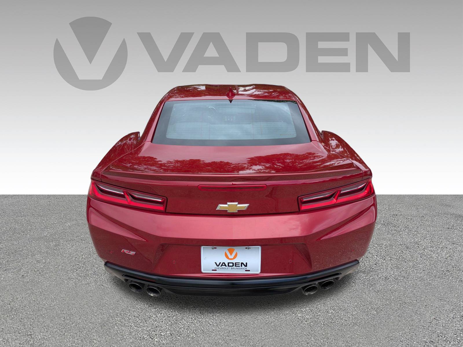 Used 2018 Chevrolet Camaro LT RWD image 24