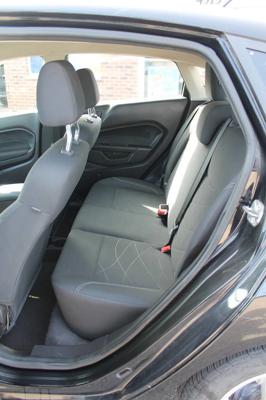 Used 2019 Ford Fiesta SE image 16