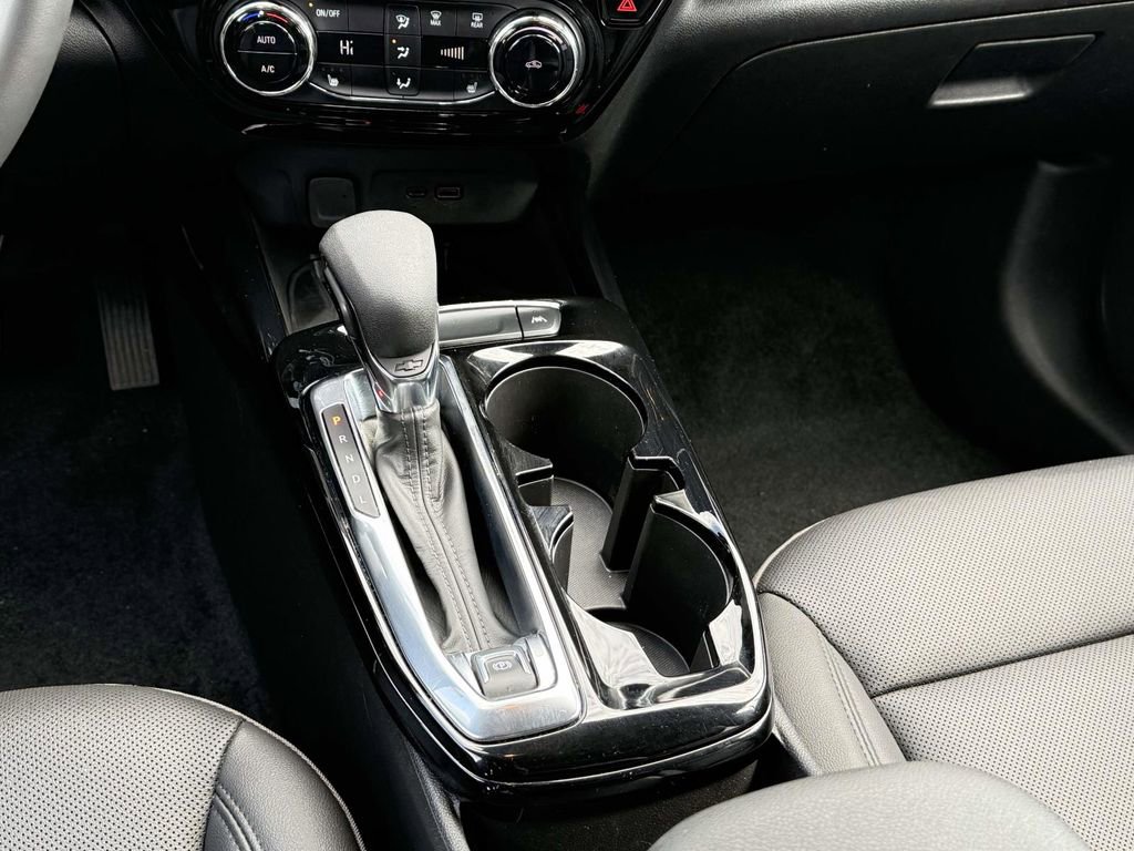 Used 2024 Chevrolet Trax ACTIV w/ Sunroof Package image 16