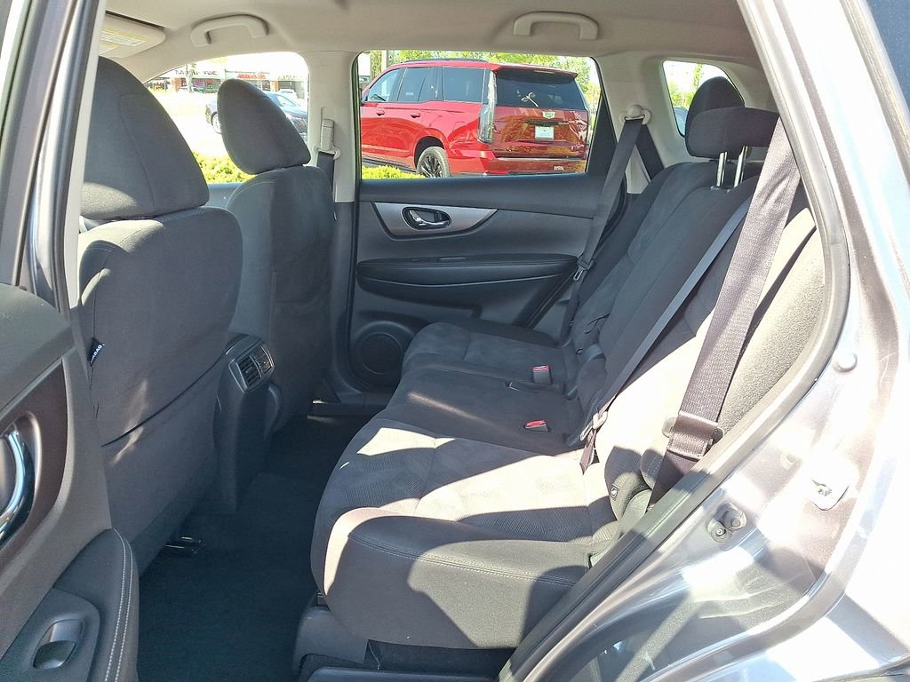Used 2016 Nissan Rogue SV AWD/4WD image 10