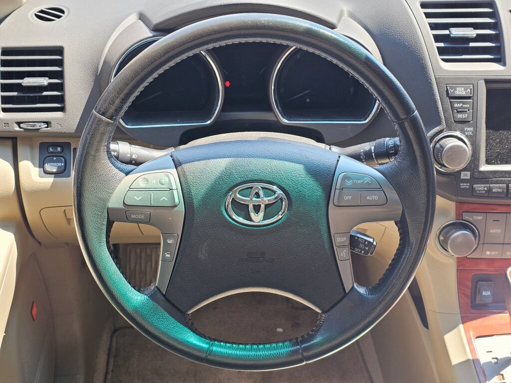 Used 2010 Toyota Highlander Limited AWD/4WD image 17