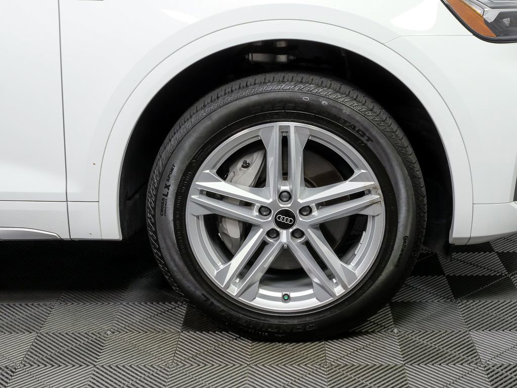 Used 2024 Audi Q5 e Premium w/ Convenience Package AWD/4WD image 37