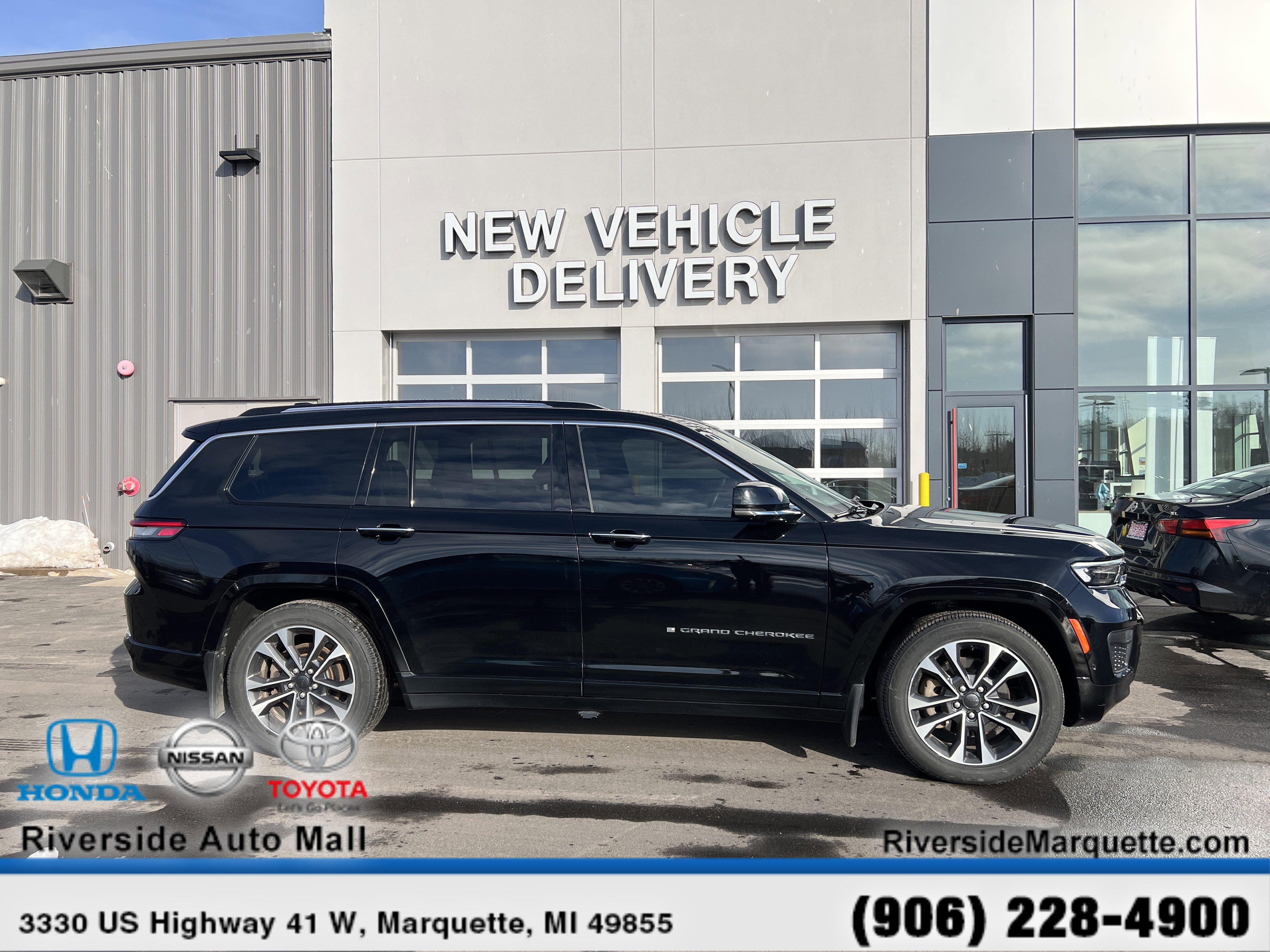 Used 2022 Jeep Grand Cherokee L Overland w/ Advanced Protech Group III image 10
