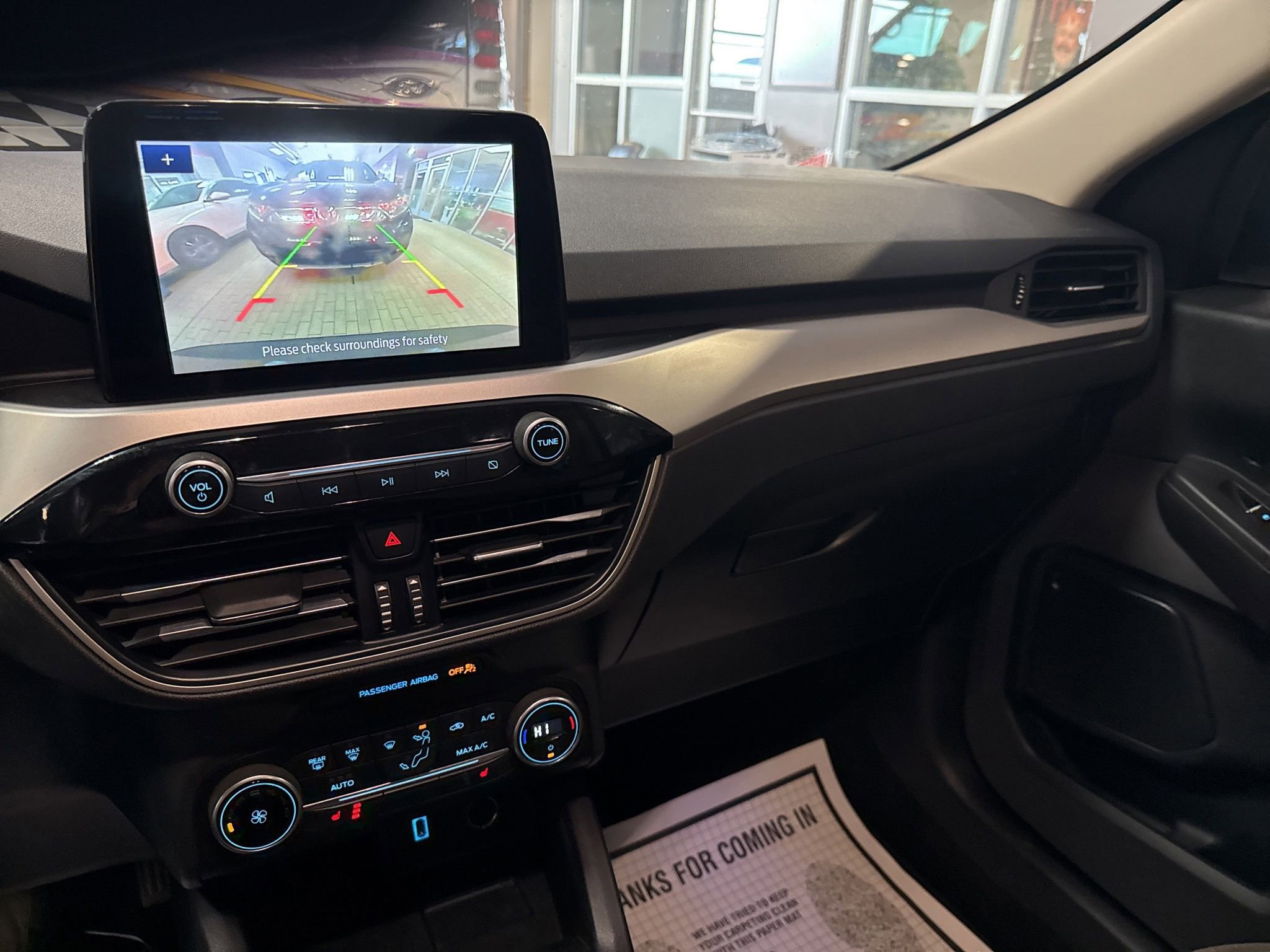 Used 2020 Ford Escape SE image 12