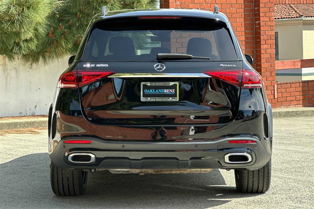 Used 2022 Mercedes-Benz GLE 350 4MATIC w/ AMG Line Exterior image 5