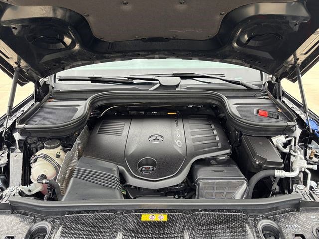 Used 2025 Mercedes-Benz GLS 450 4MATIC image 23
