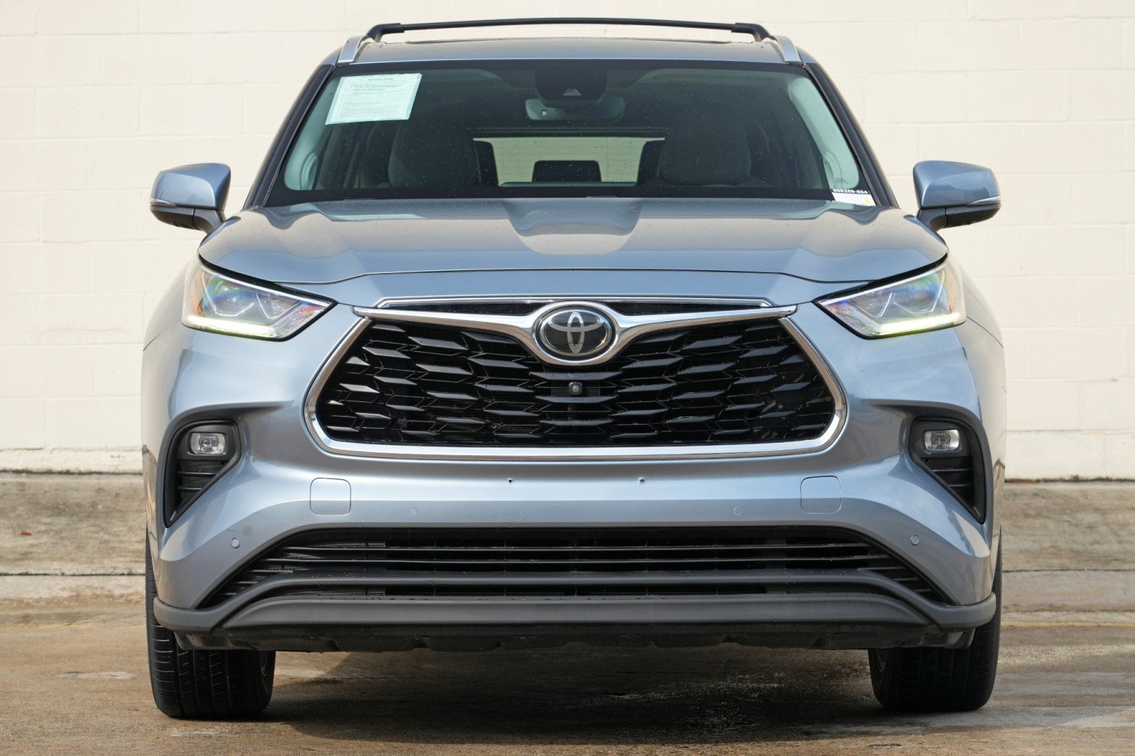 Used 2020 Toyota Highlander Limited FWD image 6