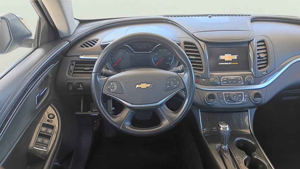 Used 2018 Chevrolet Impala LT FWD image 4