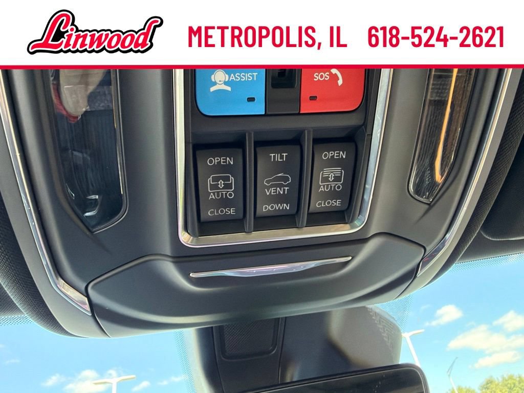 Used 2025 Jeep Grand Cherokee Summit AWD/4WD image 40