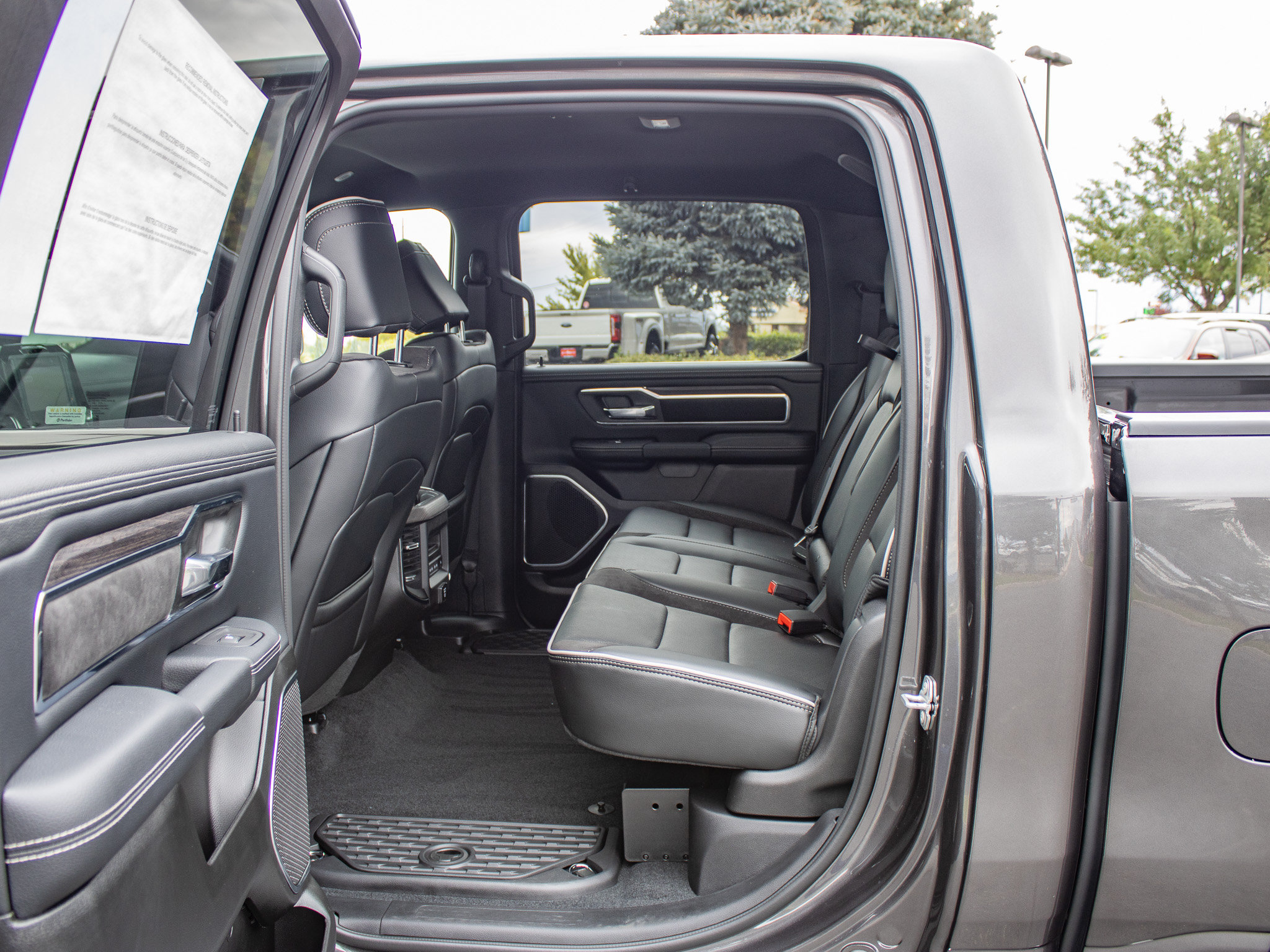 New 2027 RAM 1500 Laramie w/ Chrome Appearance Group AWD/4WD image 14