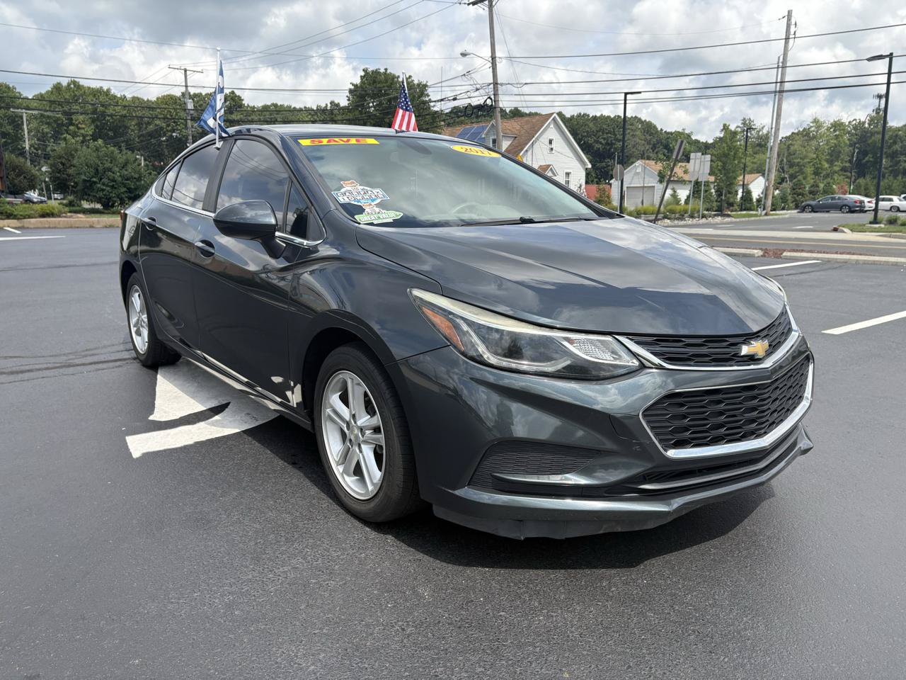 Used 2017 Chevrolet Cruze LT w/ Convenience Package FWD image 3