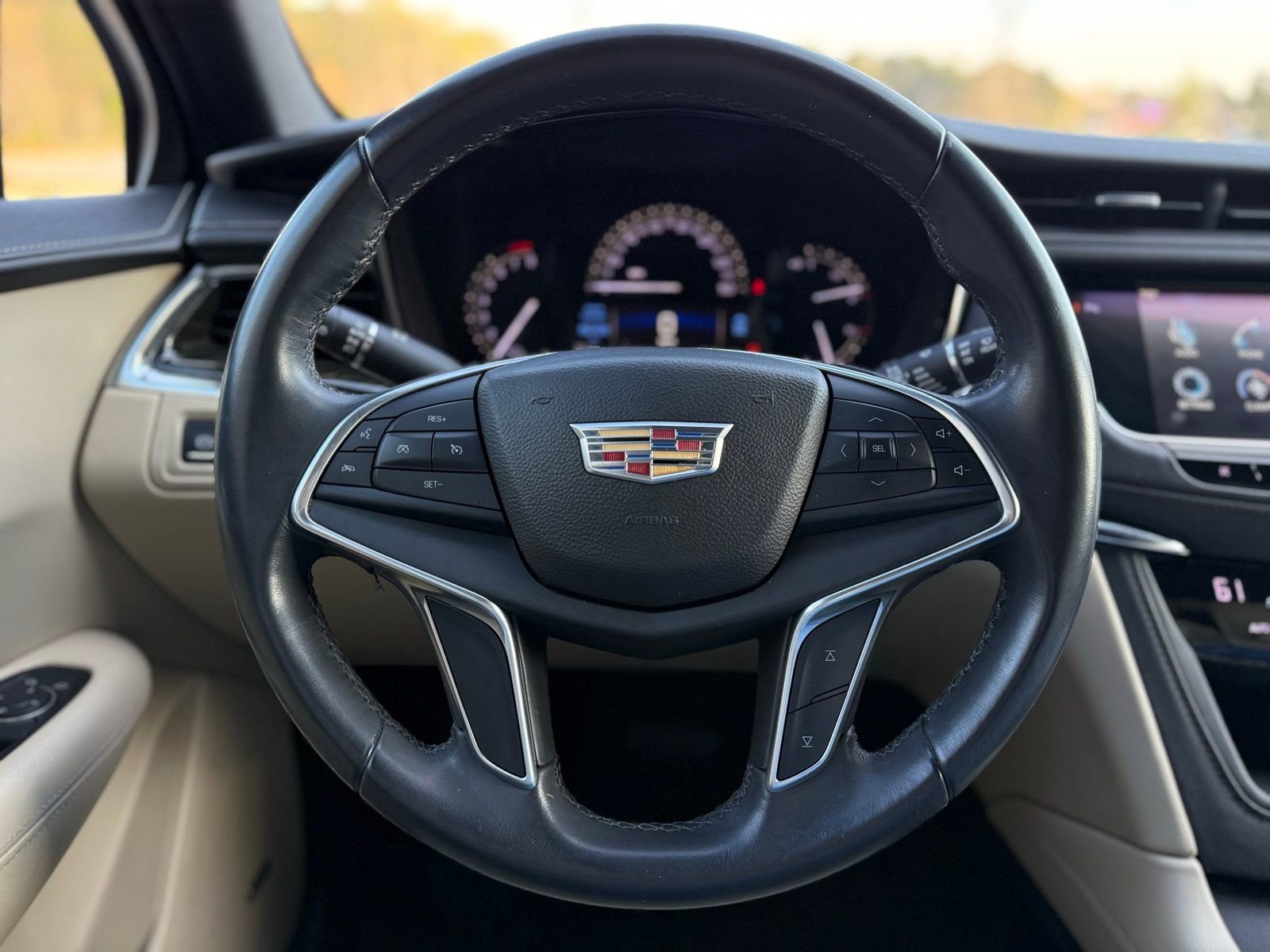 Used 2017 Cadillac XT5 FWD image 24