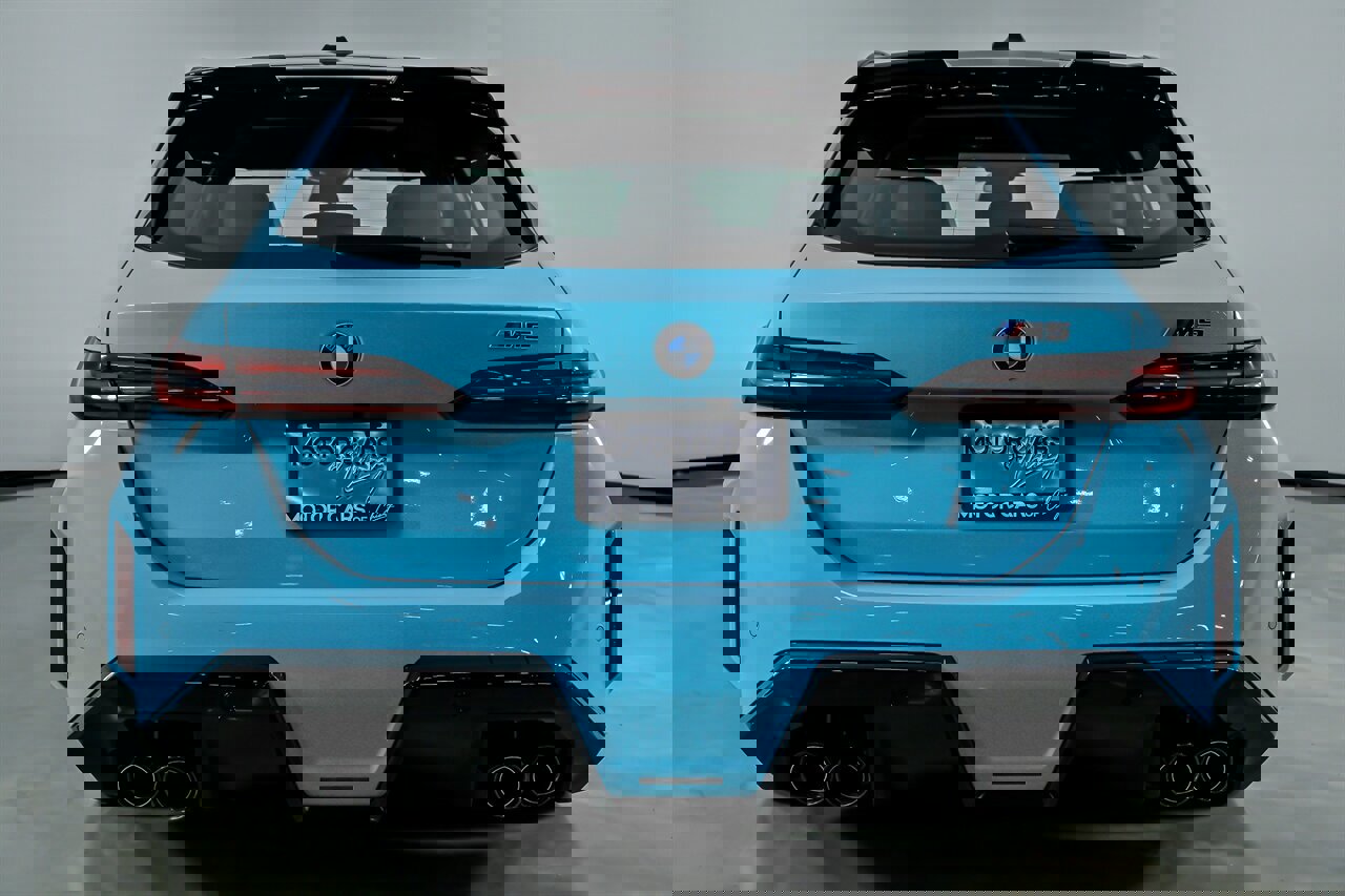 Used 2026 BMW M5 Touring w/ Executive Package image 11