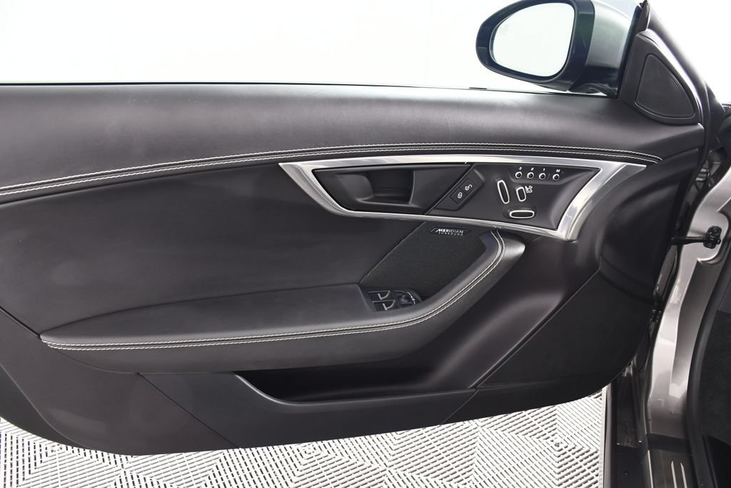 Used 2020 Jaguar F-TYPE R AWD/4WD image 14
