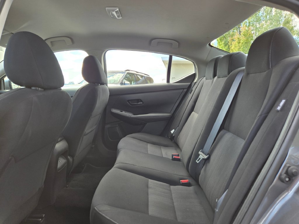 Used 2024 Nissan Sentra SV FWD image 16