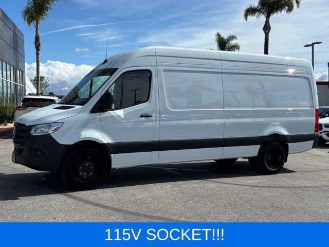Used 2025 Mercedes-Benz Sprinter 3500 image 9
