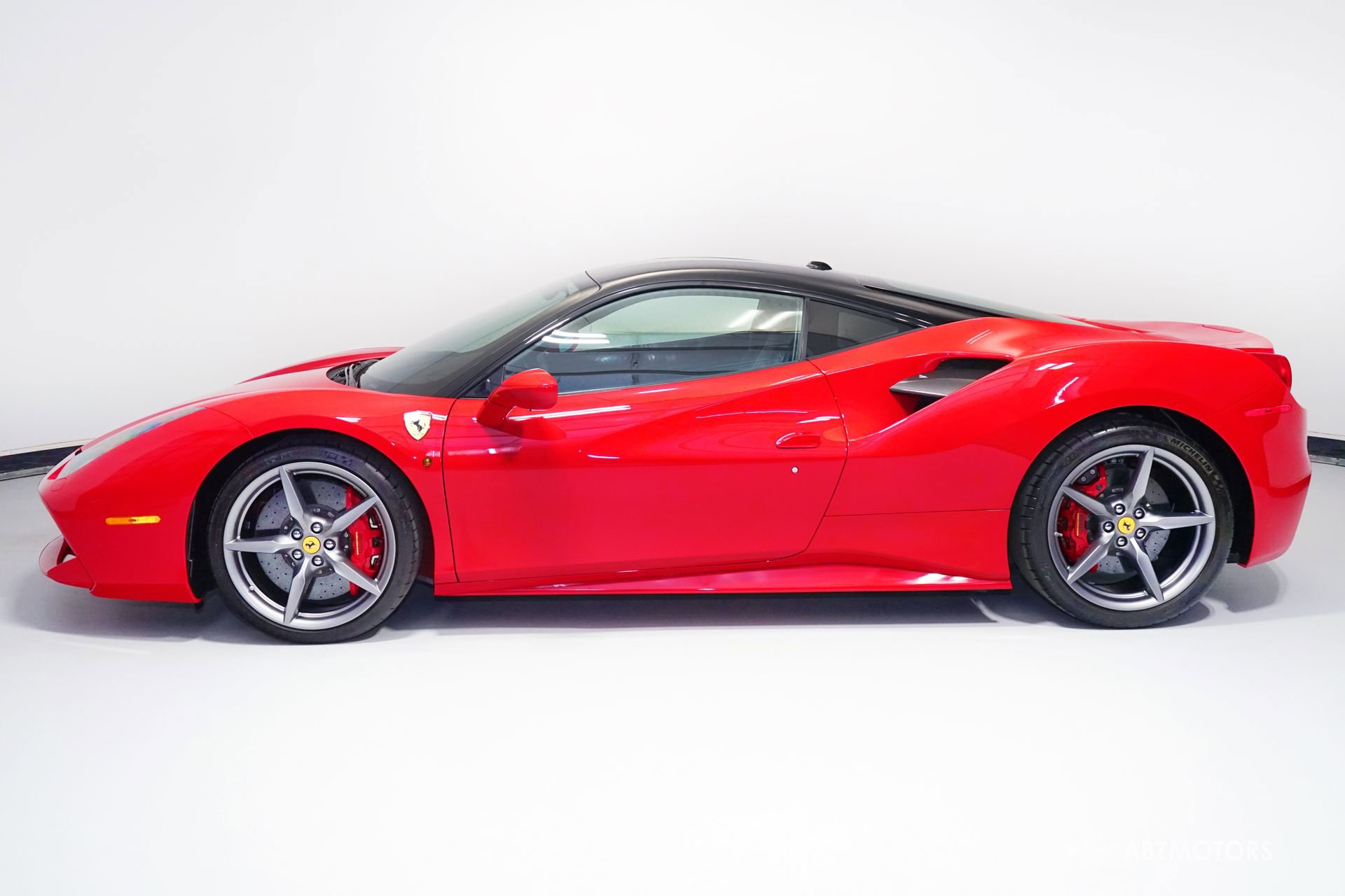 Used 2019 Ferrari 488 GTB image 5