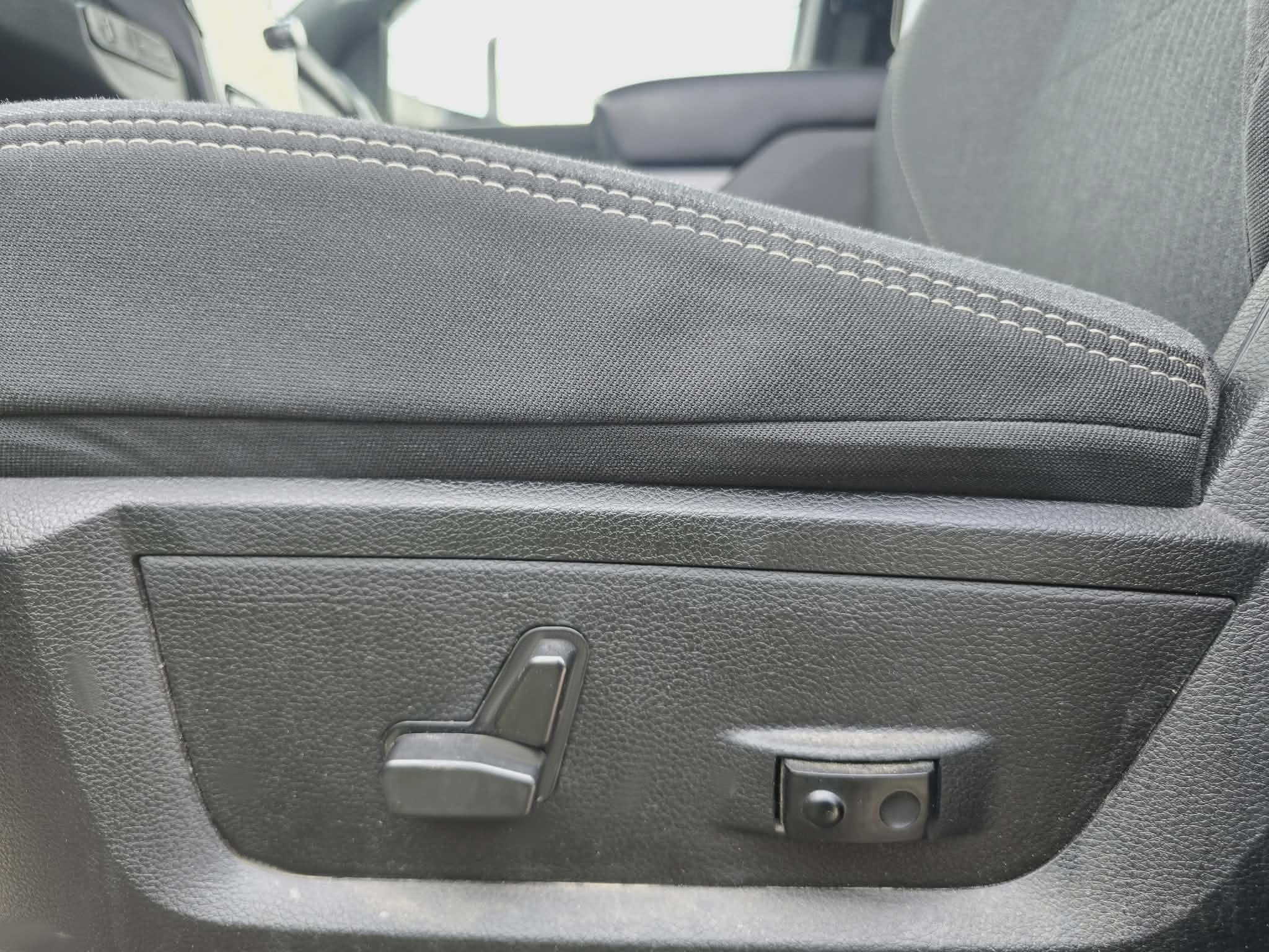 Used 2022 RAM 2500 Big Horn w/ Level C Equiment Group image 14