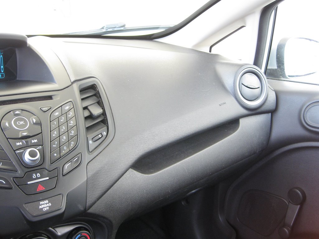 Used 2016 Ford Fiesta S image 20
