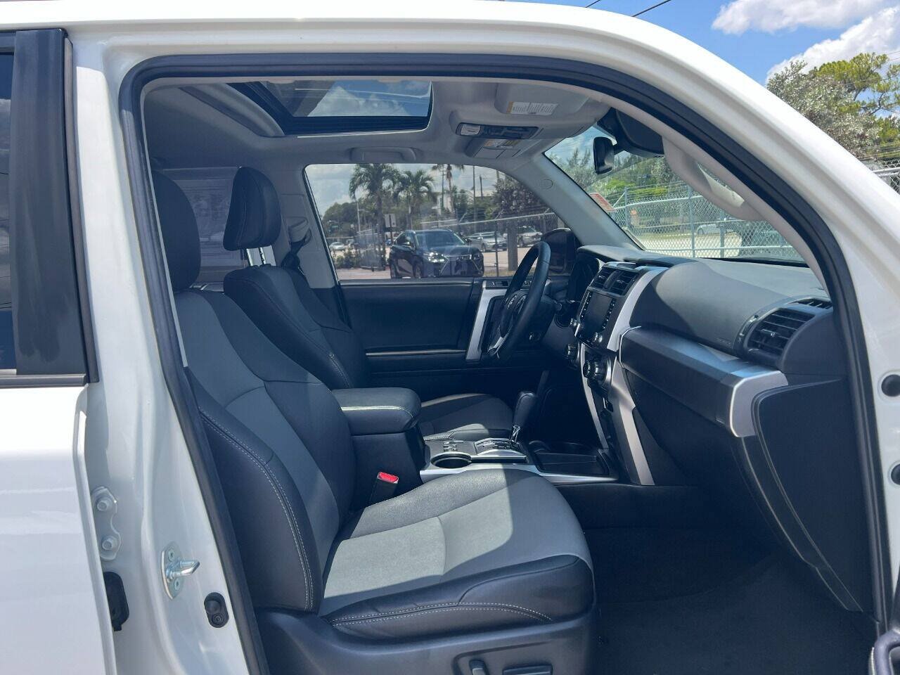 Used 2022 Toyota 4Runner SR5 Premium w/ Moonroof Package RWD image 10