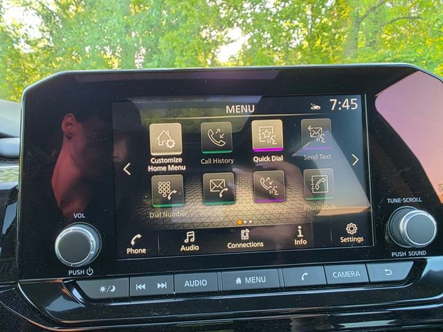 Used 2024 Nissan Pathfinder SV w/ SV Premium Package image 21