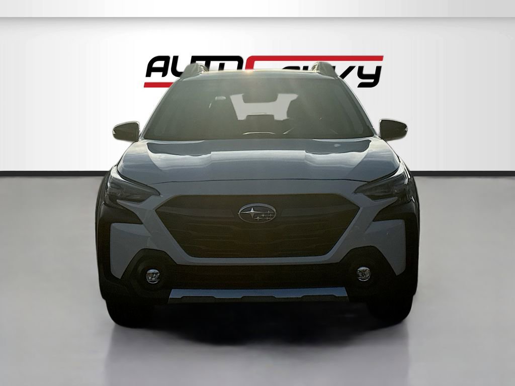 Used 2025 Subaru Outback Limited AWD/4WD image 2