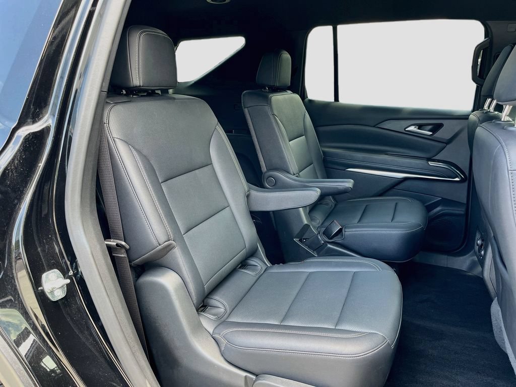 Used 2025 Chevrolet Traverse LT FWD image 31