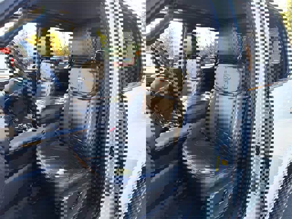 Used 2022 Ford F150 Platinum image 11