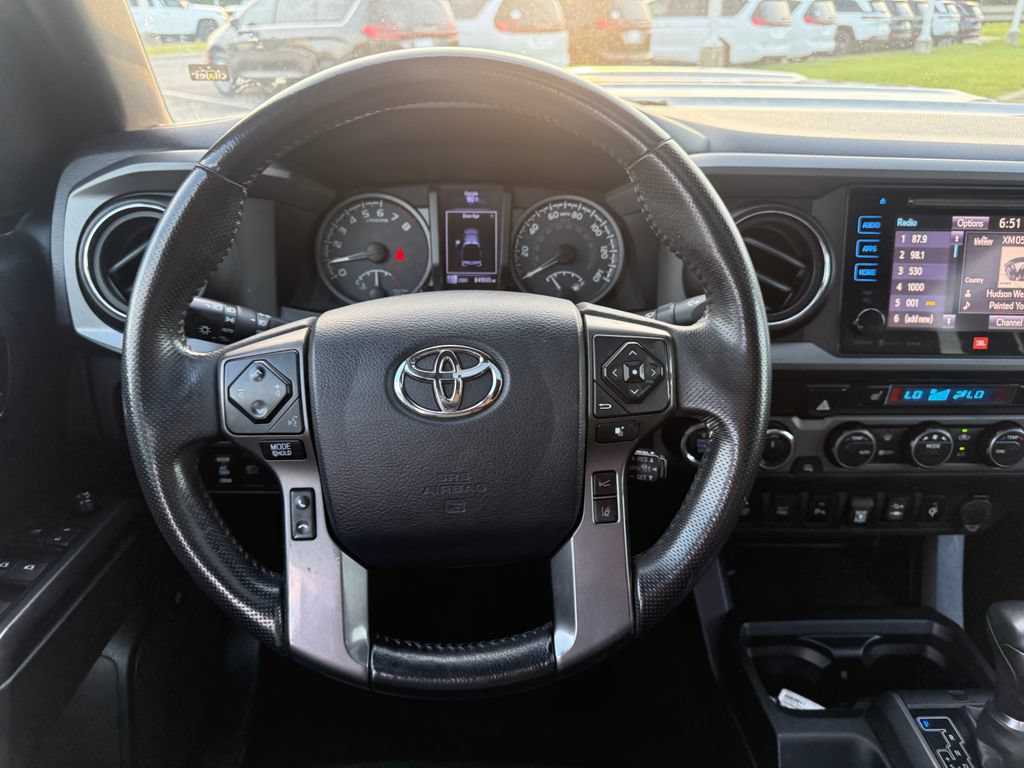 Used 2019 Toyota Tacoma TRD Sport w/ TRD Premium Sport Package AWD/4WD image 9