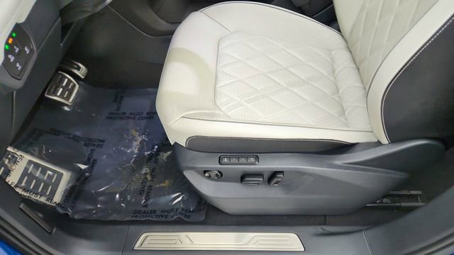 Used 2025 Volkswagen Atlas Cross Sport SEL Premium R-Line AWD/4WD image 33